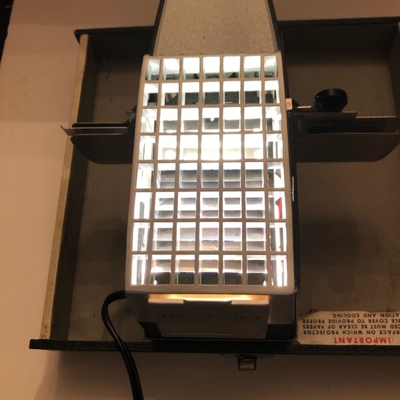 Vintage Slide Show Projector . Bell and Howell. Works. - Picture 3 of 5